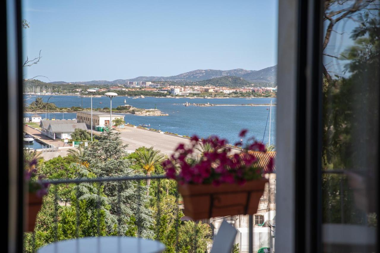 Antares Rooms And Suites Olbia Buitenkant foto