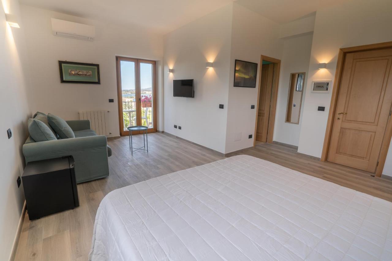 Antares Rooms And Suites Olbia Buitenkant foto