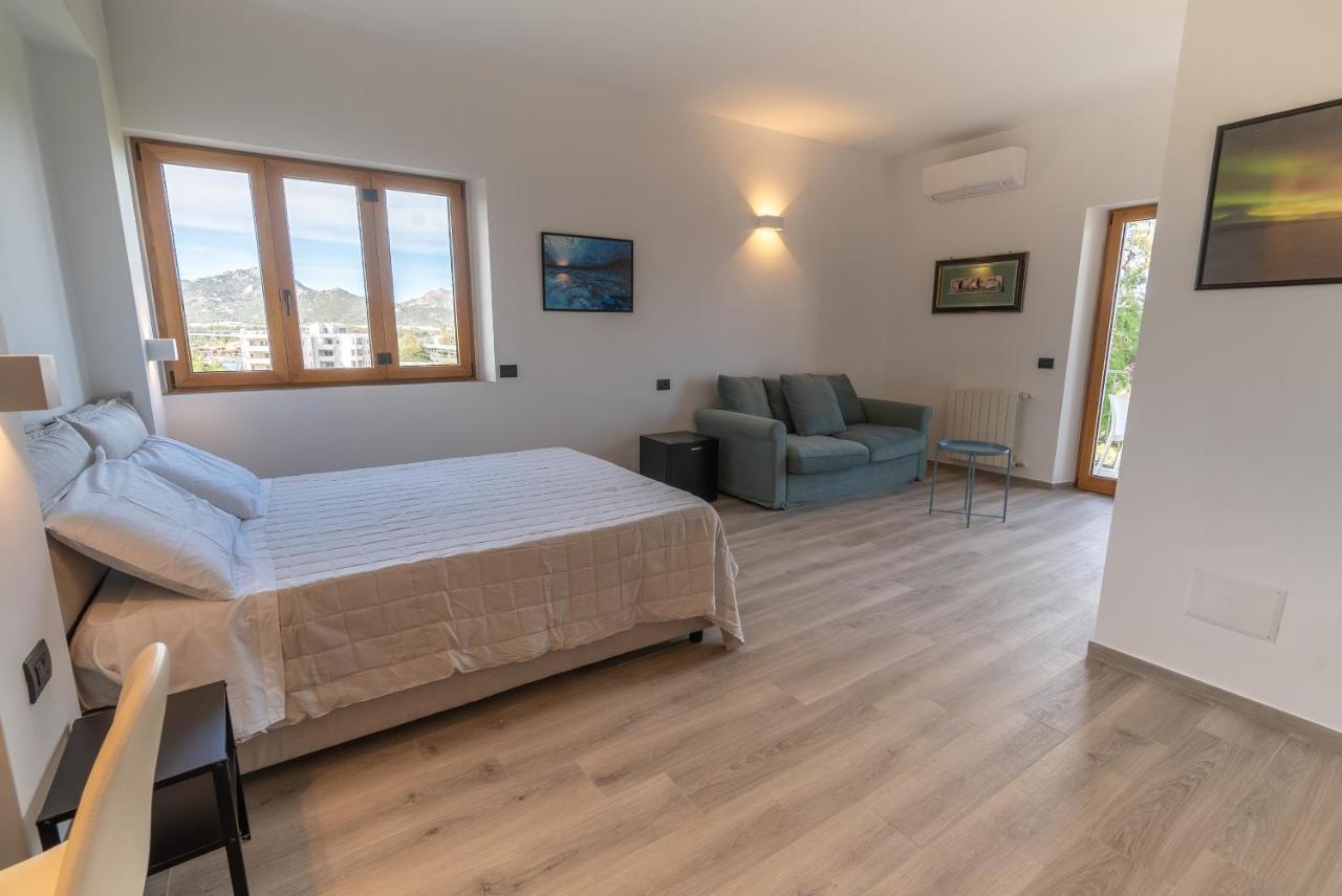 Antares Rooms And Suites Olbia Buitenkant foto