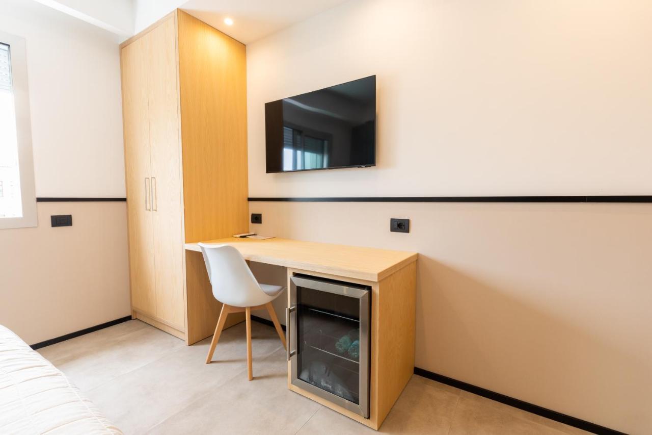 Antares Rooms And Suites Olbia Buitenkant foto