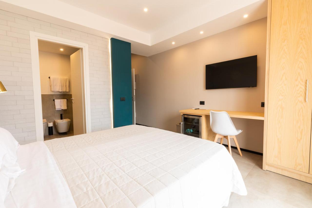 Antares Rooms And Suites Olbia Buitenkant foto