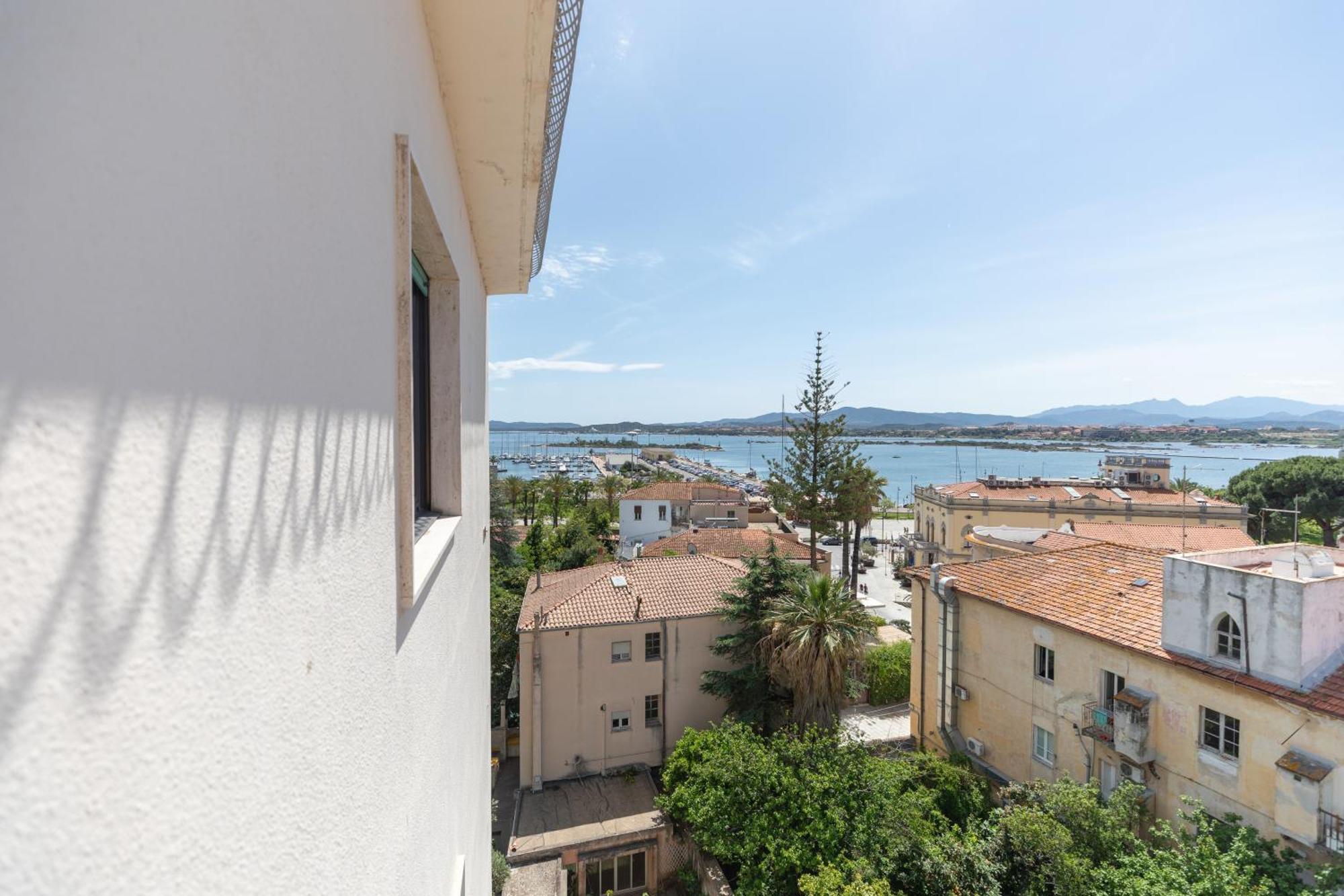 Antares Rooms And Suites Olbia Buitenkant foto