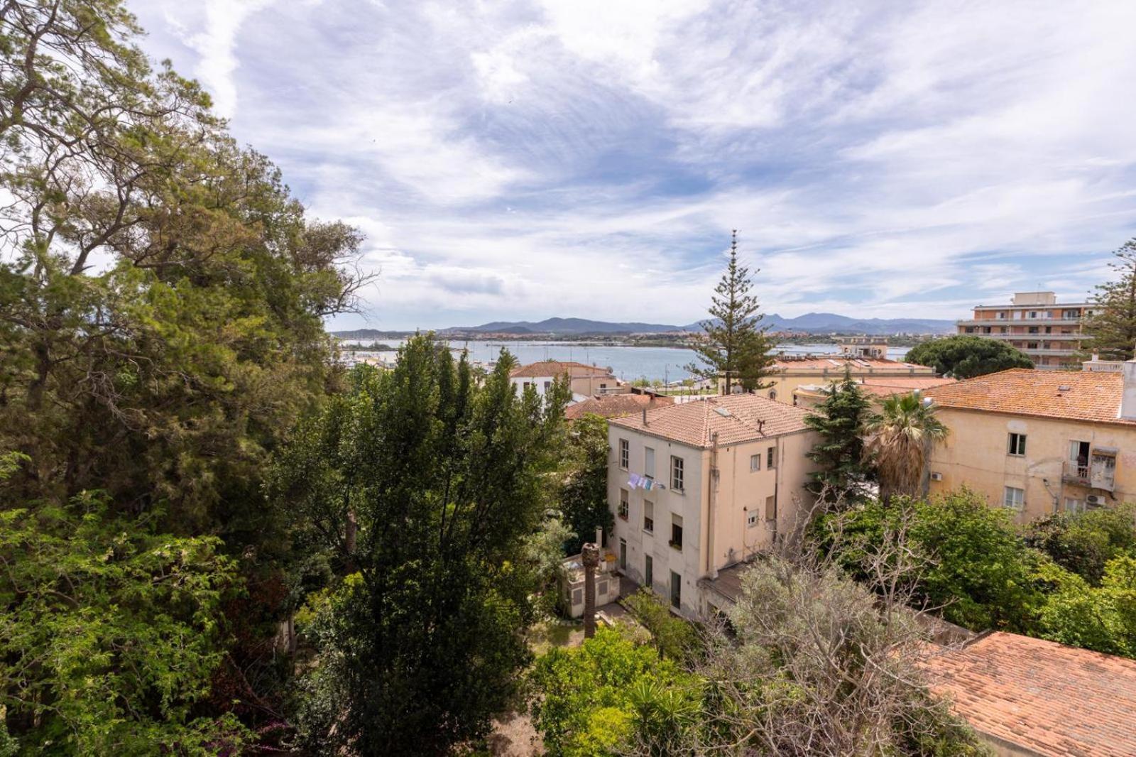 Antares Rooms And Suites Olbia Buitenkant foto