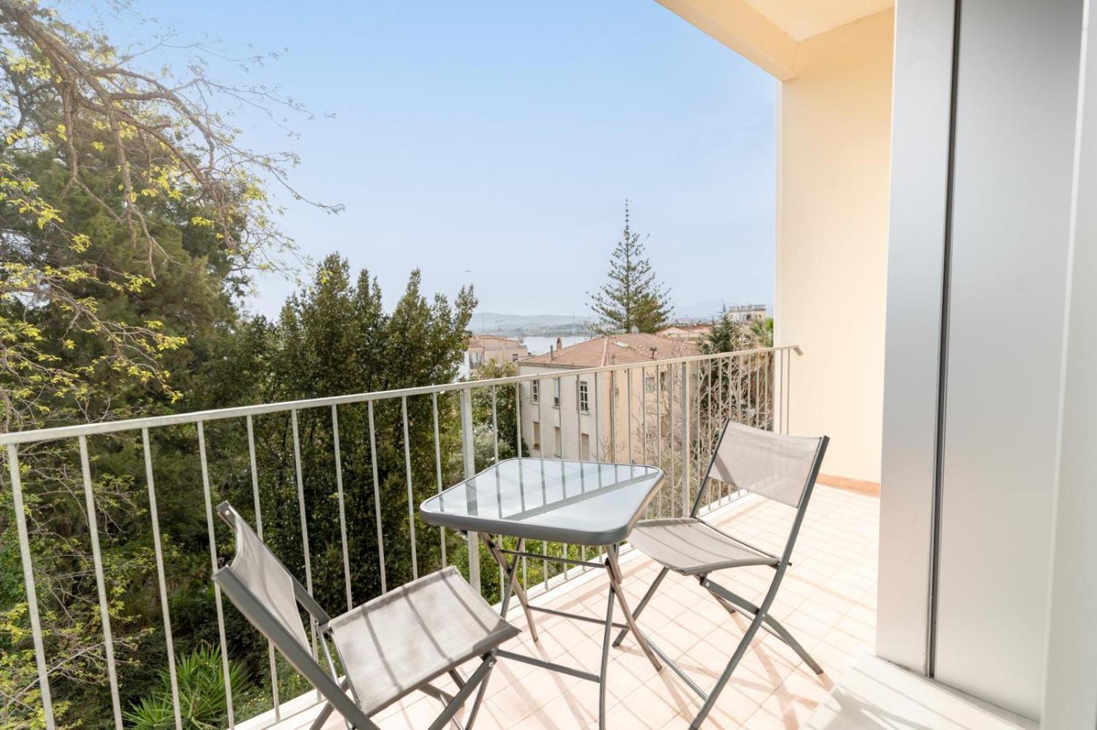 Antares Rooms And Suites Olbia Buitenkant foto