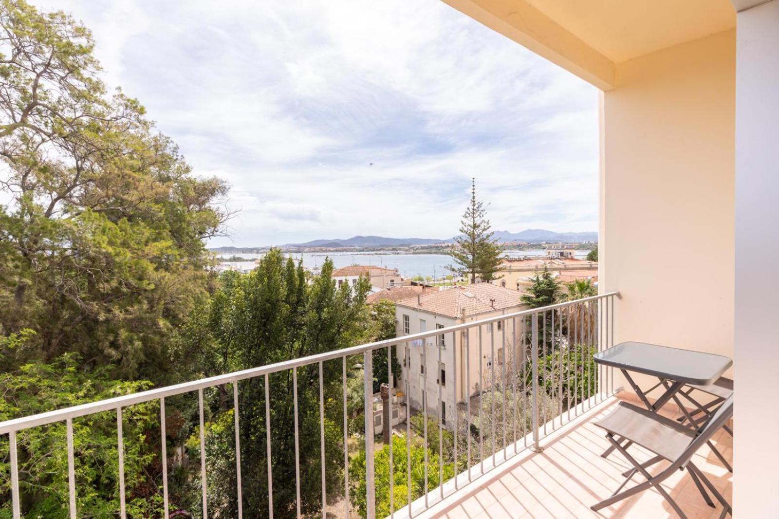 Antares Rooms And Suites Olbia Buitenkant foto